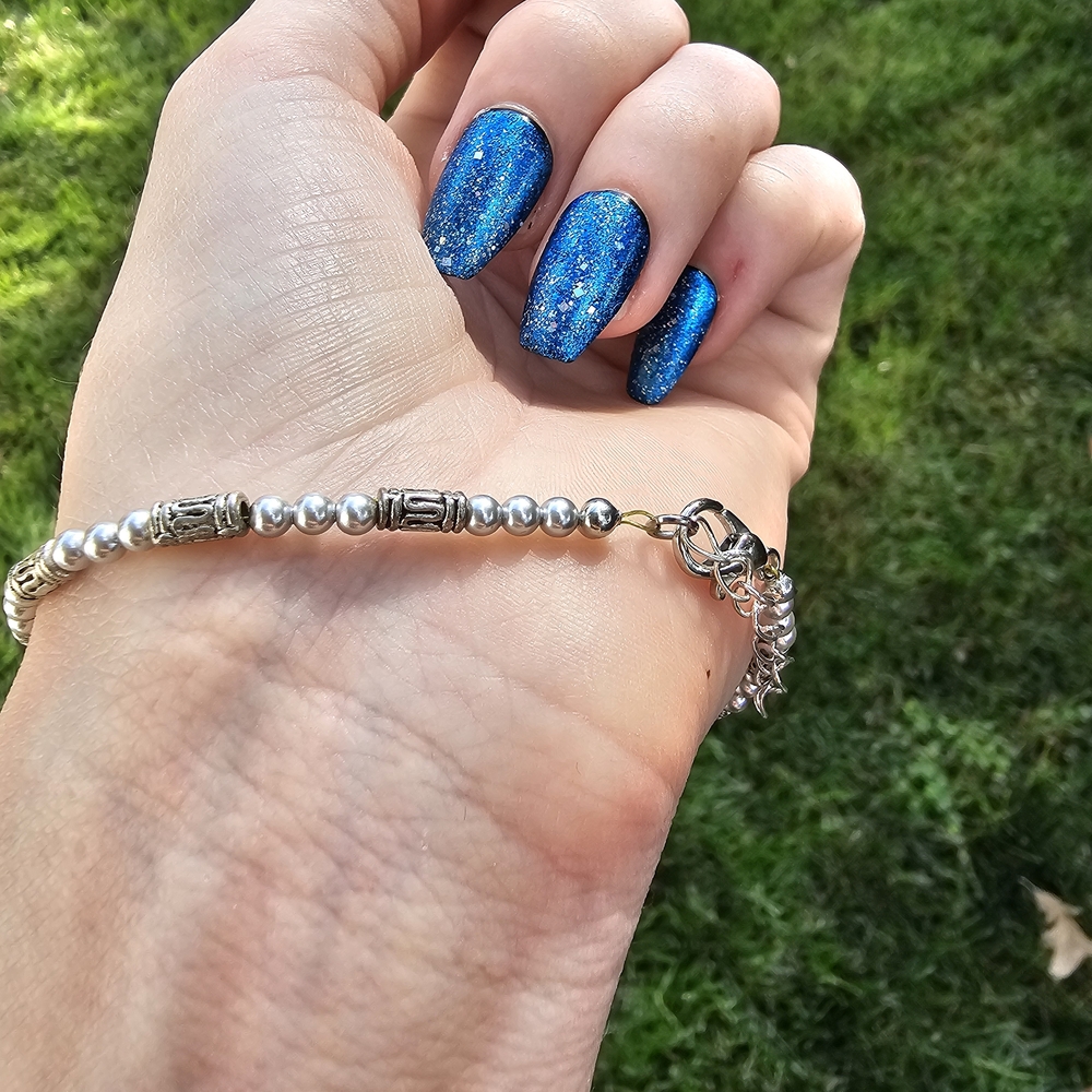 Handmade Chic Silver Beaded Bracelet - Picture 2 of 2